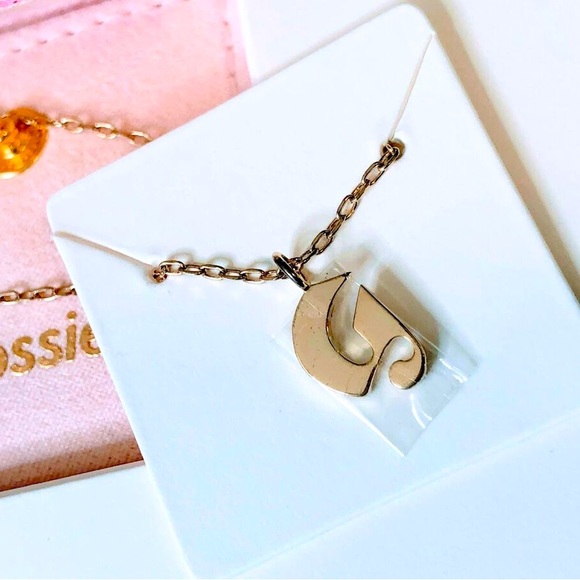 GLOSSIER ISO ITEM!!!! - Picture 1 of 2